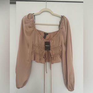 New with tags tie front shirt!